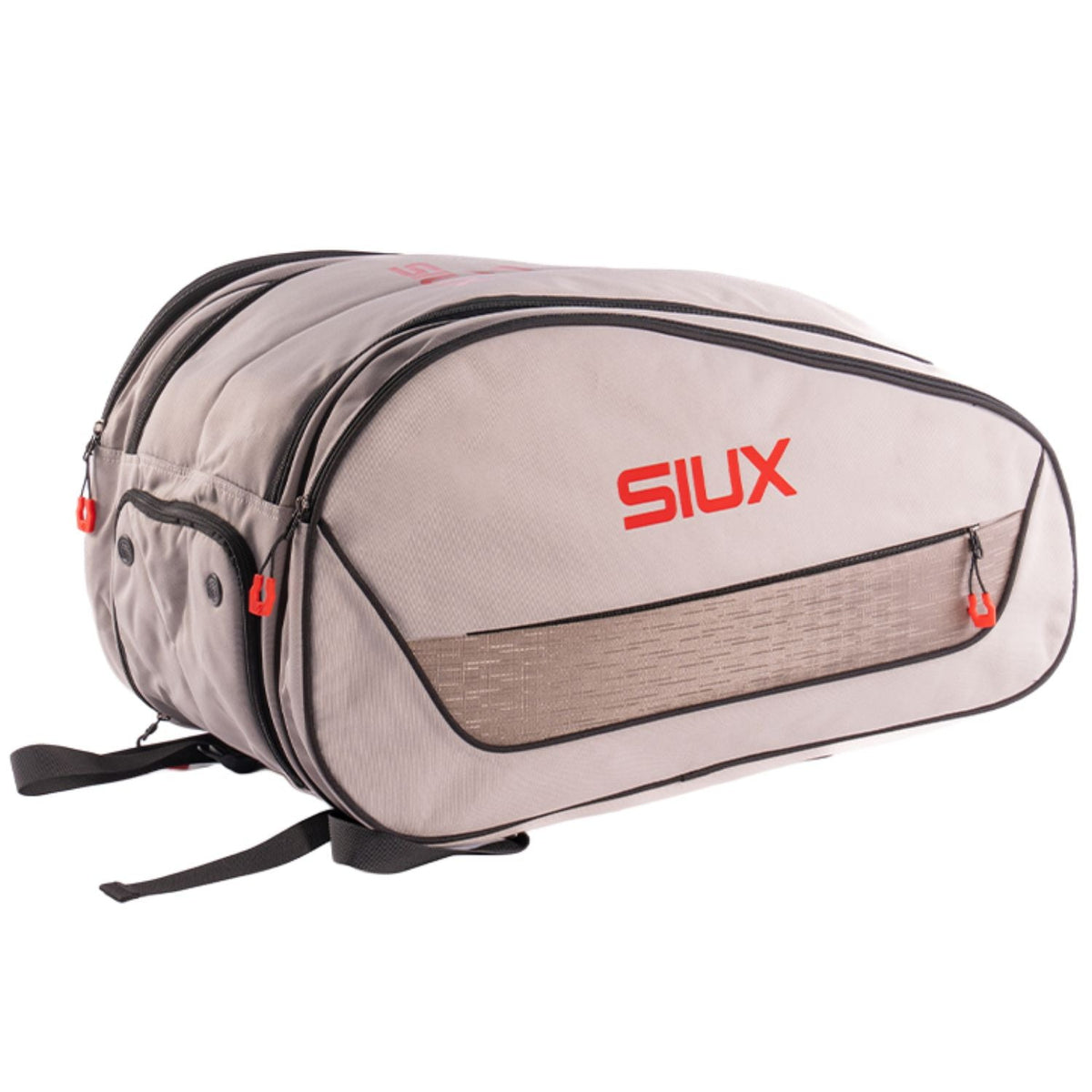 Liggende beige Siux Edge 2026 racketbag op de zijkant met rood Siux-logo en ritstrekkers