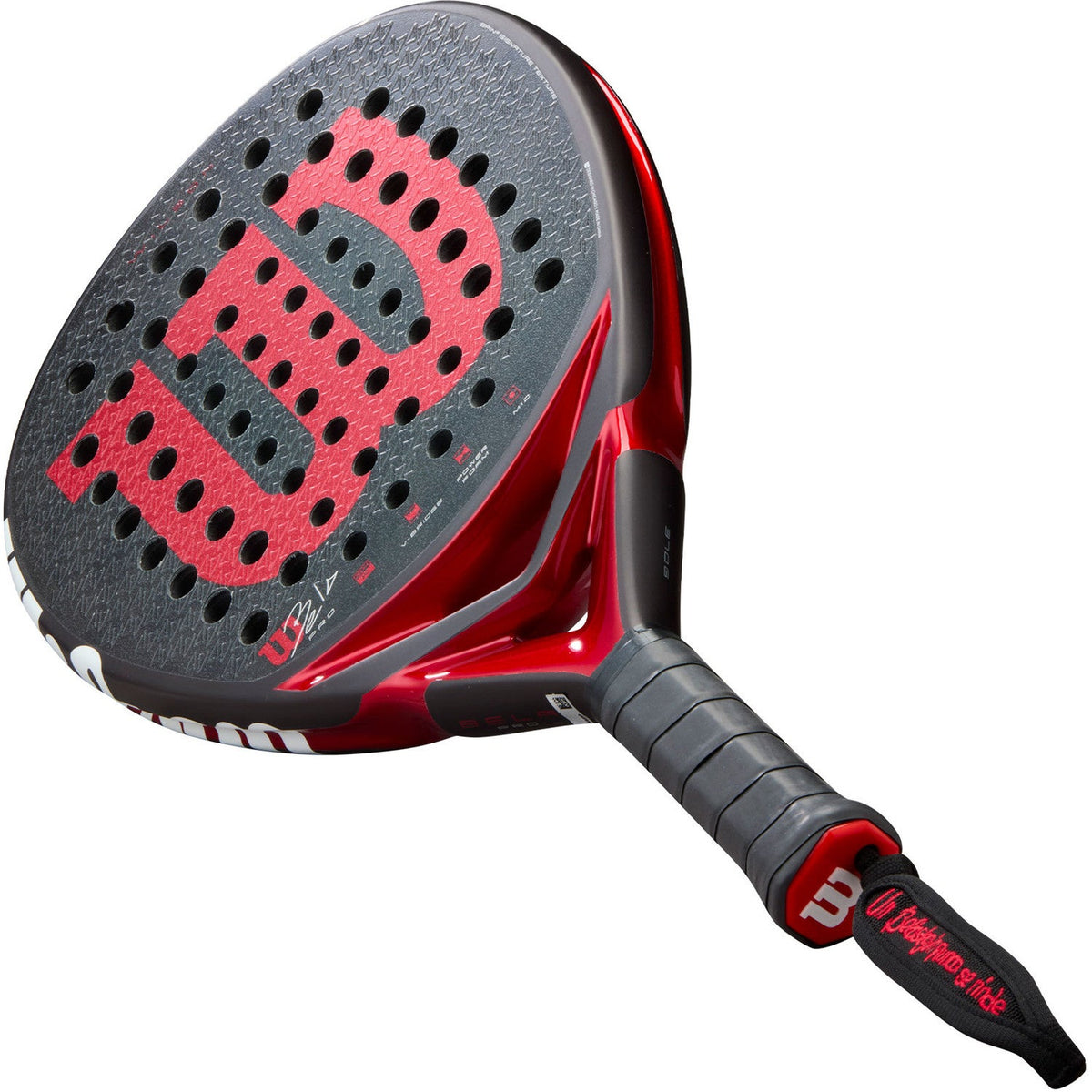 Wilson Bela Pro V3 schuin bovenaanzicht met zwarte grip en rode framerand