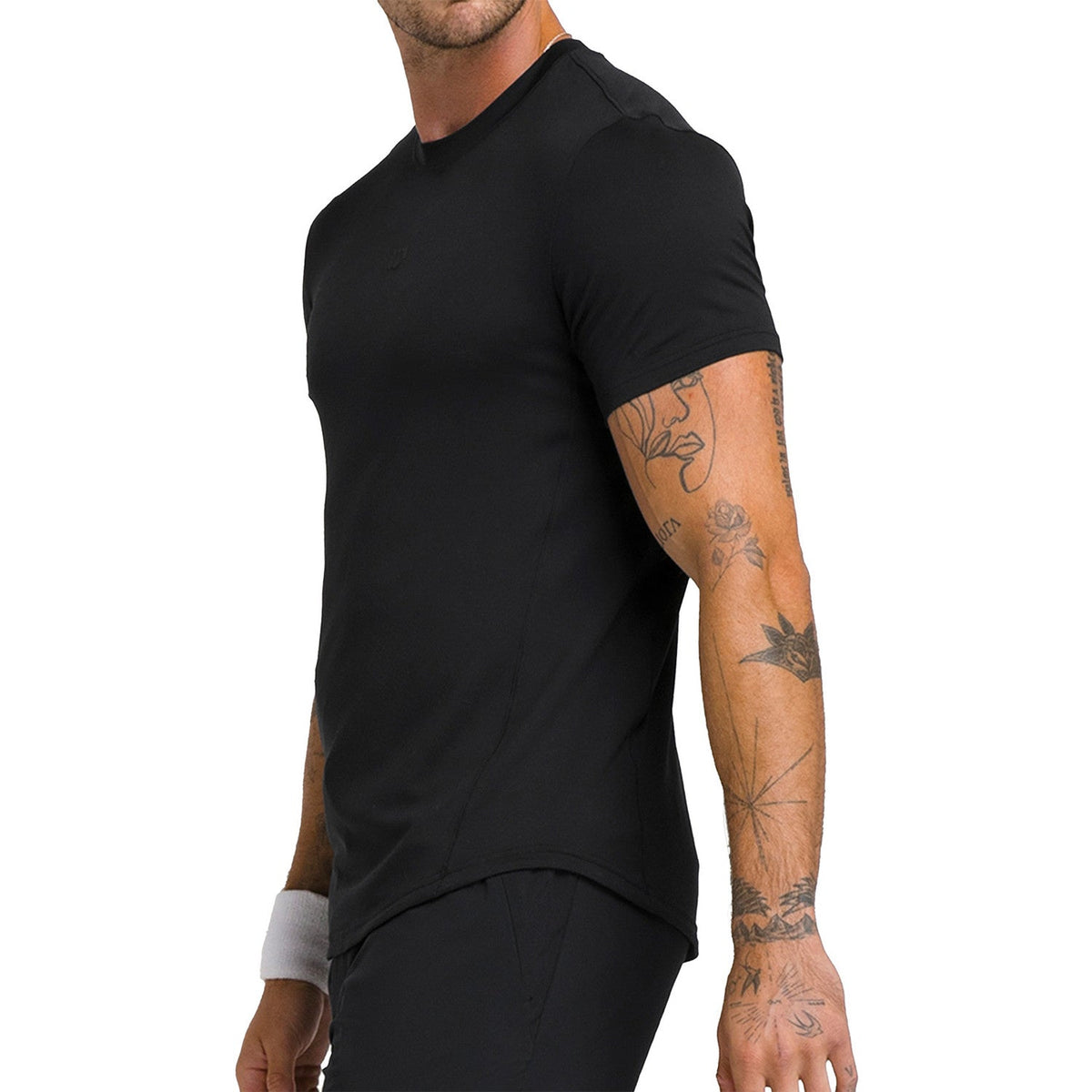 Zwart Wilson Everyday Performance T-shirt van opzij met afgeronde zoom