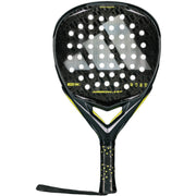 Adidas Arrow Hit 2026 padelracket in zwart met limegroen, vooraanzicht met polsband