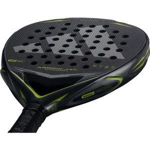 Adidas Arrow Hit Carbon 2026 padelracket schuin liggend met limegroene framerand