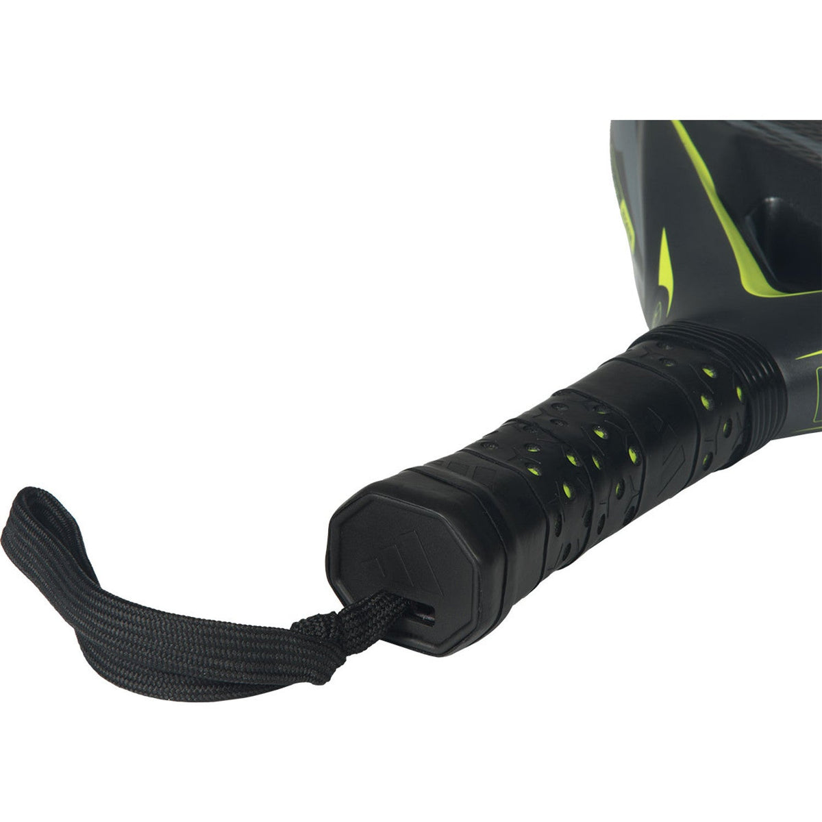 Close-up van de grip en zwarte polsband van de Adidas Arrow Hit Carbon 2026