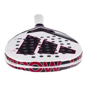 Bovenaanzicht van het Adidas Arrow Hit Pro EDT 2026 met rode Arrow-opdruk op de framerand