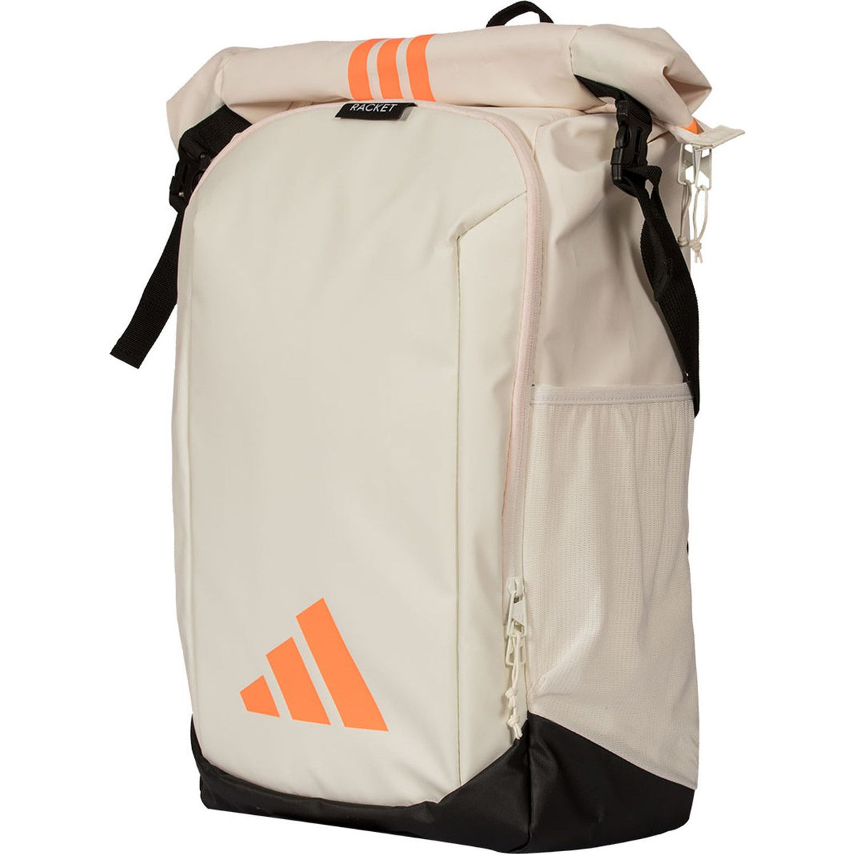 Schuin vooraanzicht van de cremekleurige Adidas Backpack Multigame 2026 met oranje logo
