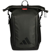 Vooraanzicht van de volledig zwarte Adidas Backpack Multigame 2026 met ton-sur-ton logo
