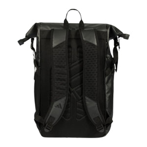 Achterkant van de zwarte Adidas Backpack Multigame 2026 met rugpand en borstriem