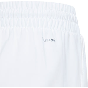 Detail van de elastische taille van de witte Adidas Boys Club short met Climacool-opdruk