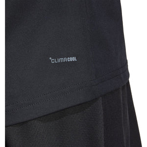 Detail van de zoom van het zwarte Adidas Club T-shirt met Climacool-opdruk in grijs