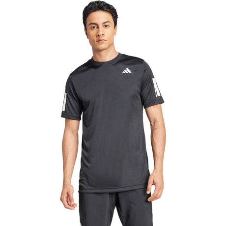 Adidas Club 3-Stripes T-shirt voor heren in antracietgrijs, gedragen vooraanzicht