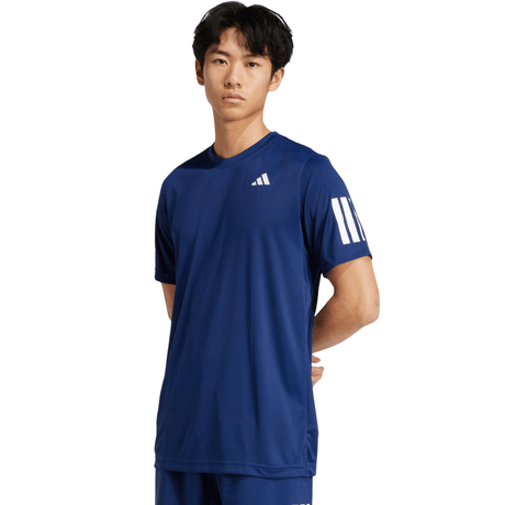Adidas Club 3-Stripes T-shirt voor heren in marineblauw, gedragen vooraanzicht