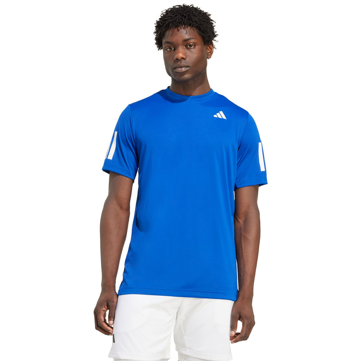 Adidas Club 3-Stripes T-shirt voor heren in kobaltblauw, gedragen vooraanzicht
