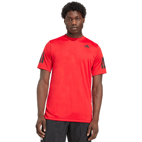 Adidas Club 3-Stripes T-shirt voor heren in rood, gedragen vooraanzicht