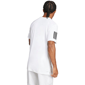 Achterzijde van het witte Adidas Club 3-Stripes T-shirt, gedragen