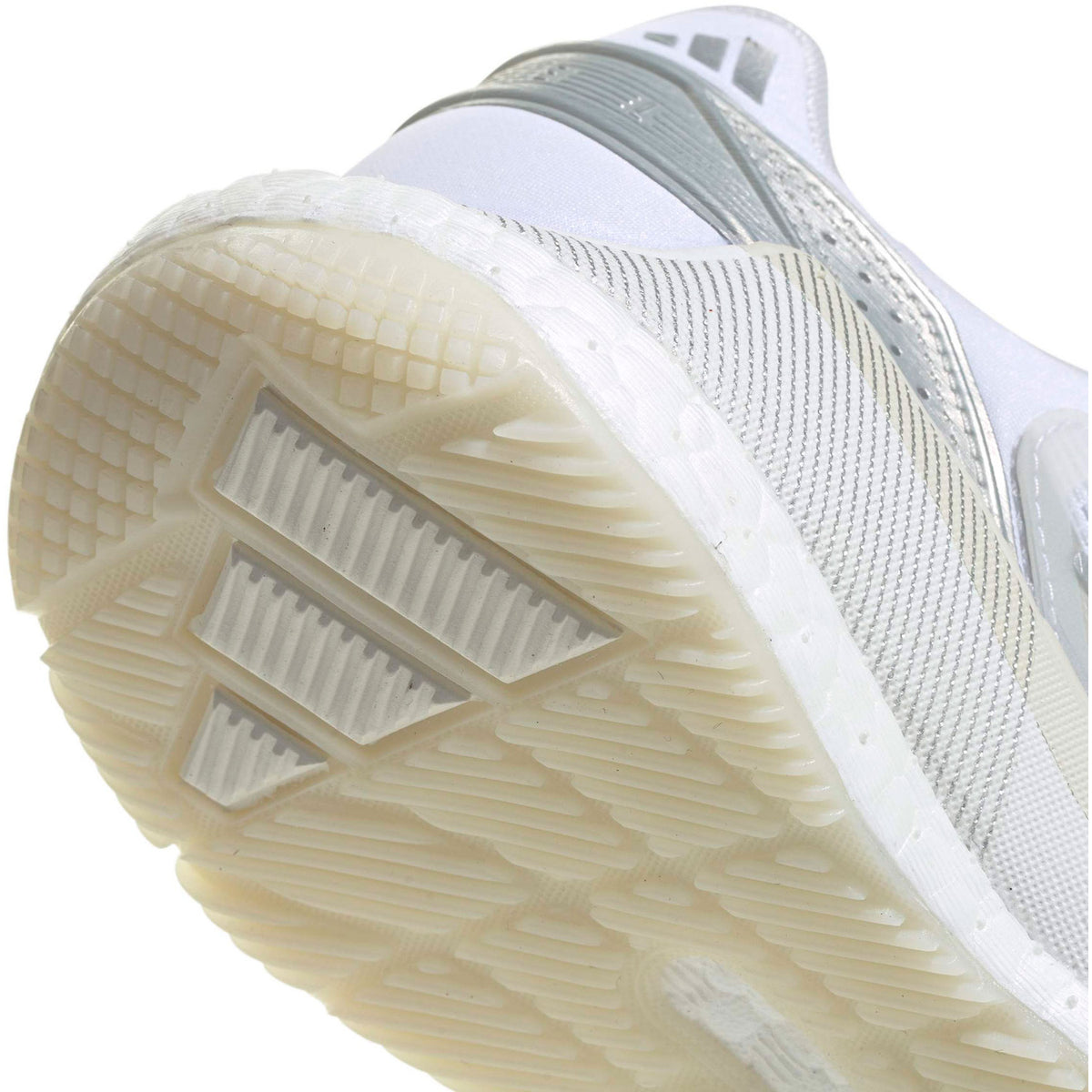 Detail van de cremekleurige tussenzool en witte mesh van de Crazyquick Boost W