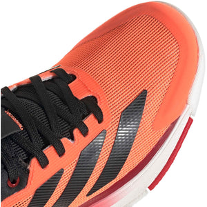 Close-up van de oranje mesh met zwarte strepen van de Adidas Crazyquick Boost