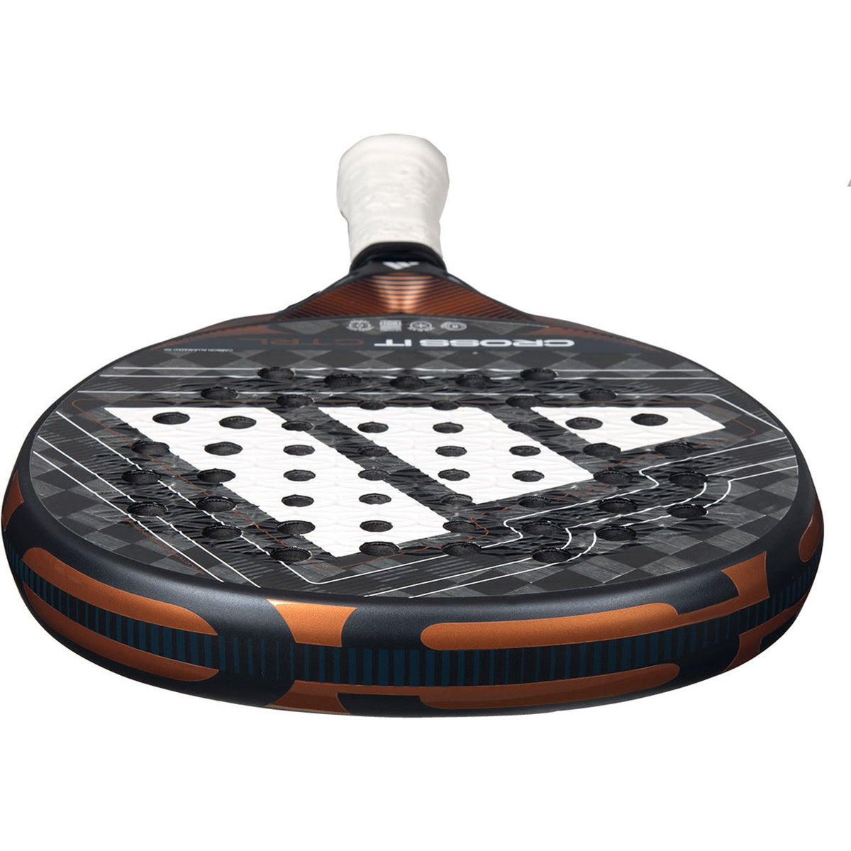 Bovenaanzicht van de Adidas Cross It Ctrl 3.5 met koperen vlakken op de framerand