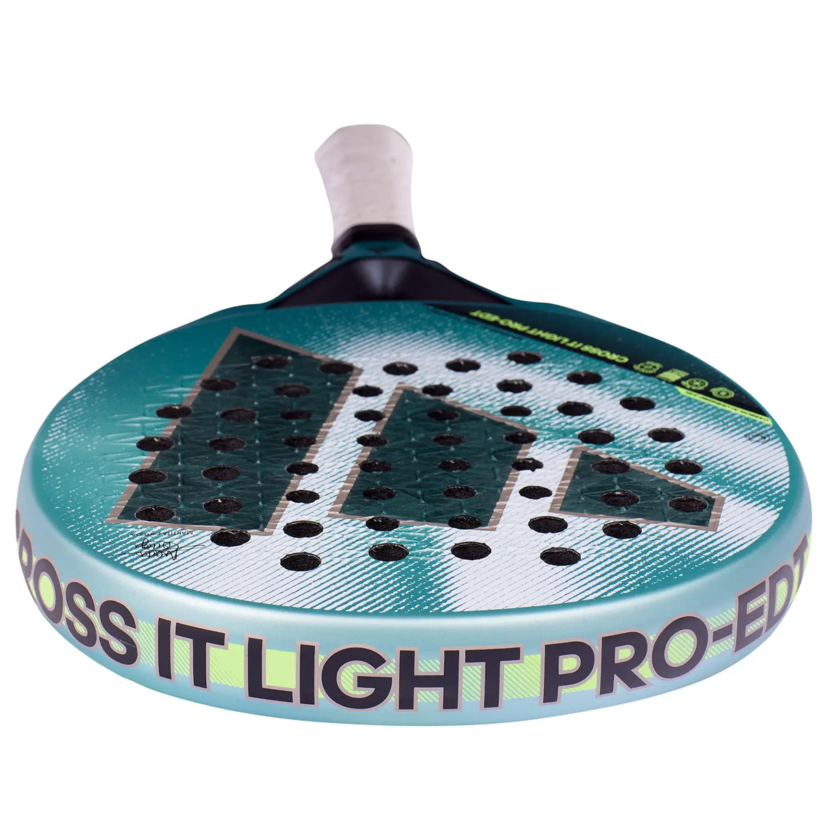 Bovenaanzicht van het Adidas Cross It Light Pro EDT 2026 met naam op de framerand