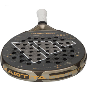 Bovenaanzicht van de Adidas Cross It Pro Limited Edition met de naam Martita op de framerand