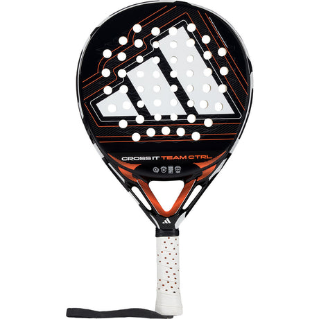 Adidas Cross It Team Ctrl 3.5 2026 padelracket in zwart met oranje, vooraanzicht met polsband