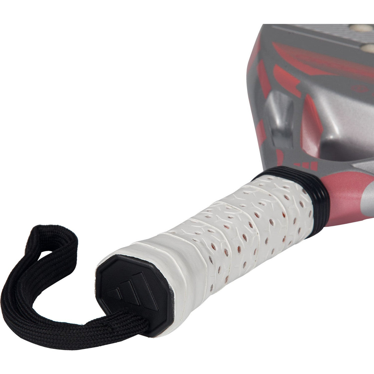 Close-up van de witte grip en zwarte polsband van het Adidas Cross It Team Light 3.5 padelracket