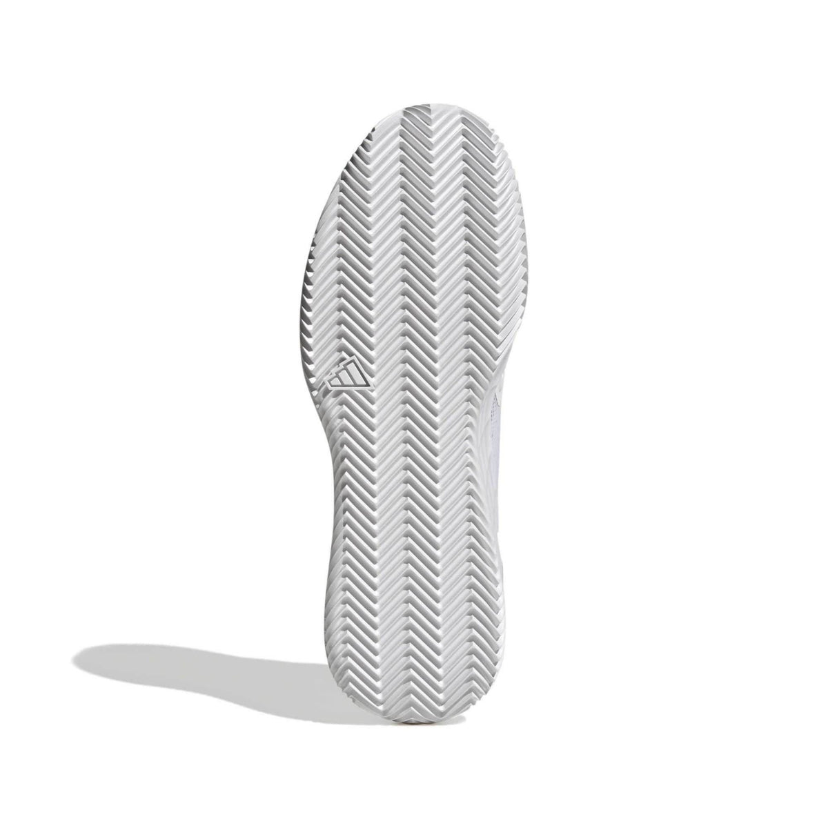 Witte zool van de Adidas Defiant Speed 2 M CL met visgraatprofiel voor kunstgras