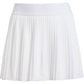 Vooraanzicht van de witte Adidas Girls Club plooirok met brede elastische tailleband