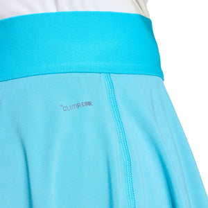 Detail van de tailleband en Climacool-print van de turquoise Adidas Match rok