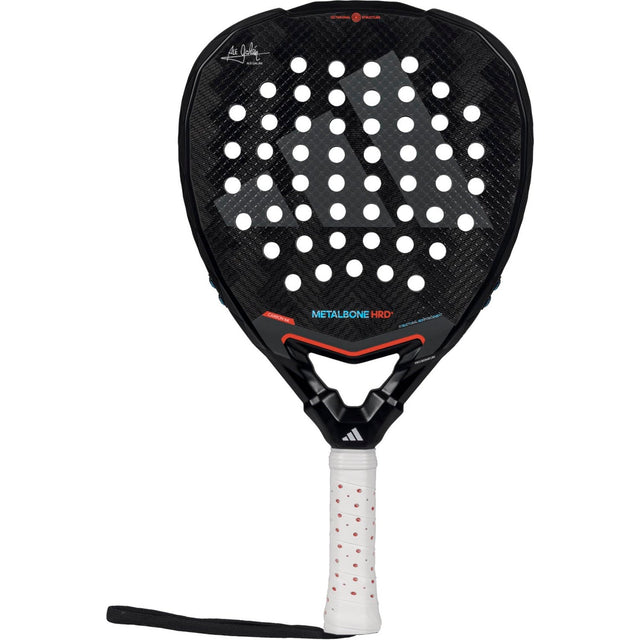 Adidas Metalbone HRD+ 3.4 padelracket in zwart carbon met rode accentlijnen, vooraanzicht