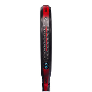 Zijaanzicht van het Adidas Metalbone Pro EDT 2026 padelracket over de volle lengte