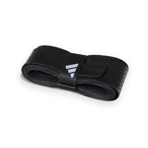 Opgerolde zwarte Adidas overgrip met 3-Stripes