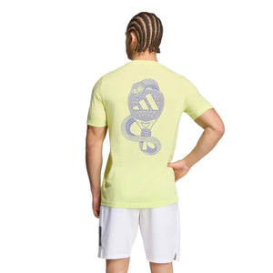 Achterzijde van het limegroene Adidas Padel T-shirt met rugprint