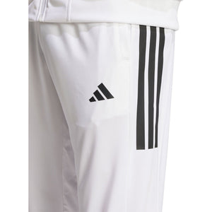 Detail van de heup van de witte Adidas 3-Stripes broek met zwart logo en strepen