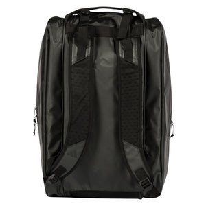 Achterzijde van de zwarte Adidas Multigame 2026 racketbag met opbergbare schouderbanden.