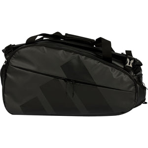 Zijaanzicht van de volledig zwarte Adidas Racket Bag Multigame 2026 met mat logo.