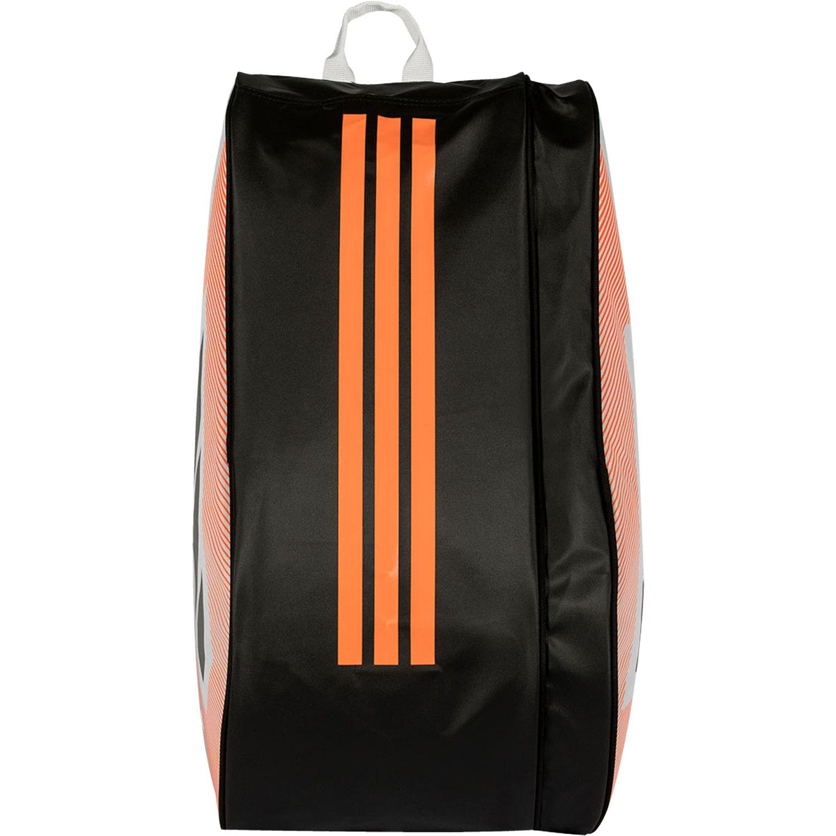 Rechtopstaande zwarte Adidas Control 2026 racketbag met drie oranje strepen.