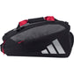 Zijaanzicht van de zwart-grijze Adidas Racketbag Multigame 3.4 met rode handgrepen.