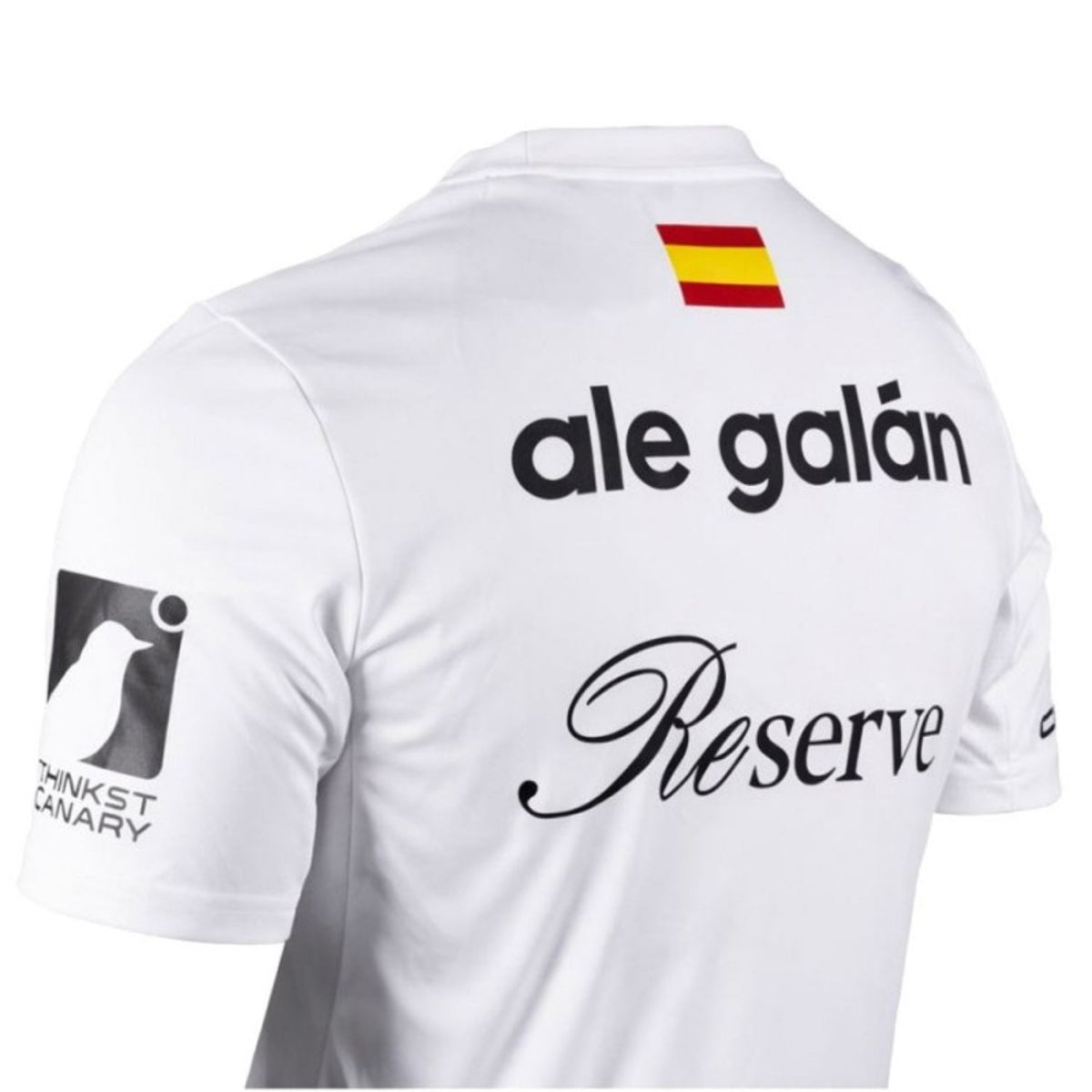Detail van de rugopdruk ale galan op het witte Adidas padelshirt