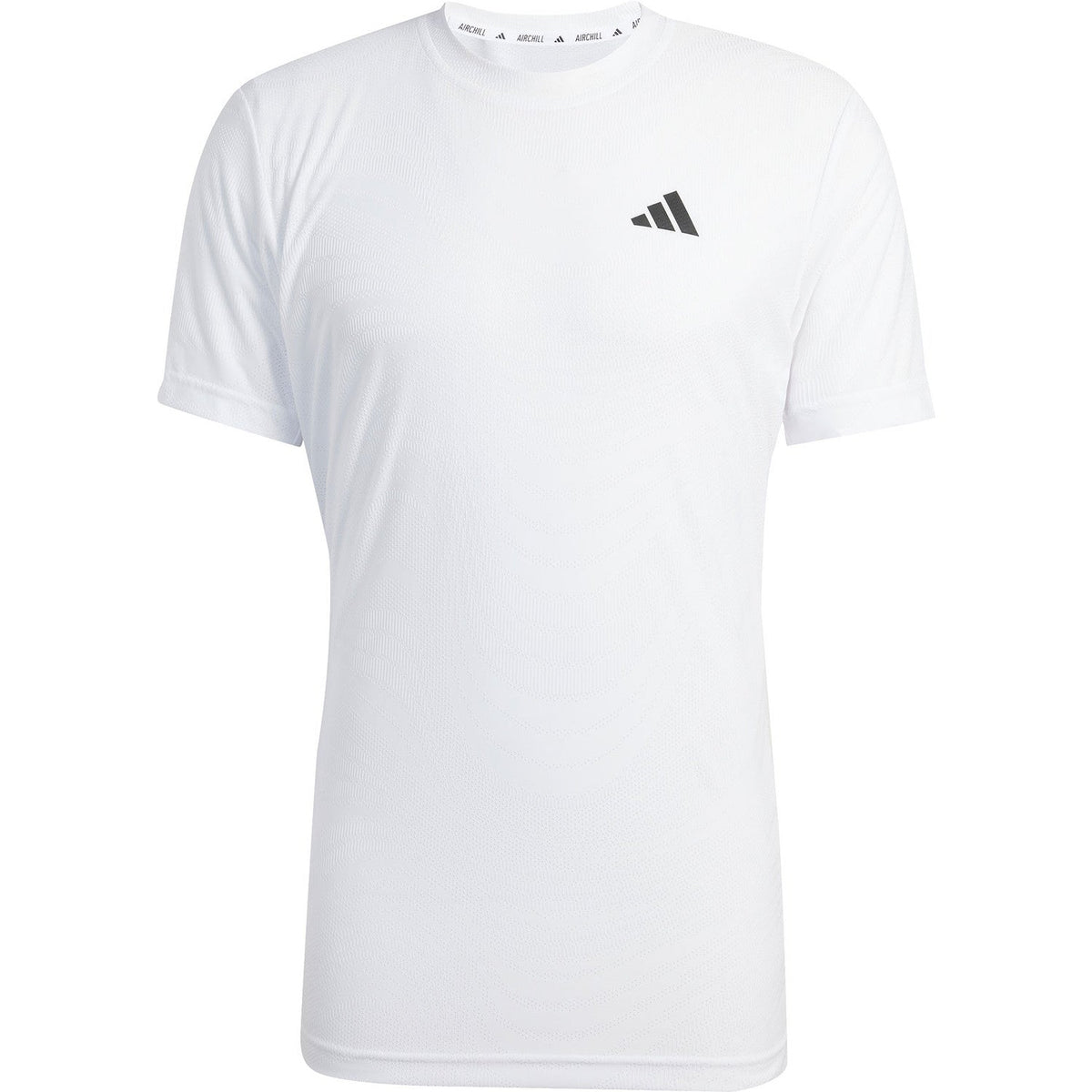 Vooraanzicht van het witte Adidas Freelift Pro T-shirt met zwart logo op de borst