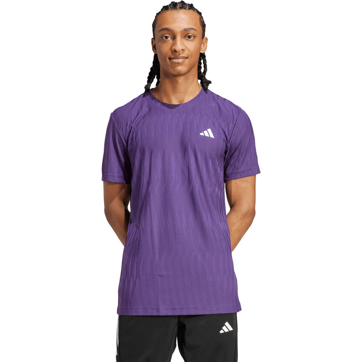 Adidas Freelift T-shirt voor heren in paars, gedragen vooraanzicht