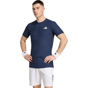 Adidas Freelift T-shirt voor heren in donkerblauw, gedragen vooraanzicht