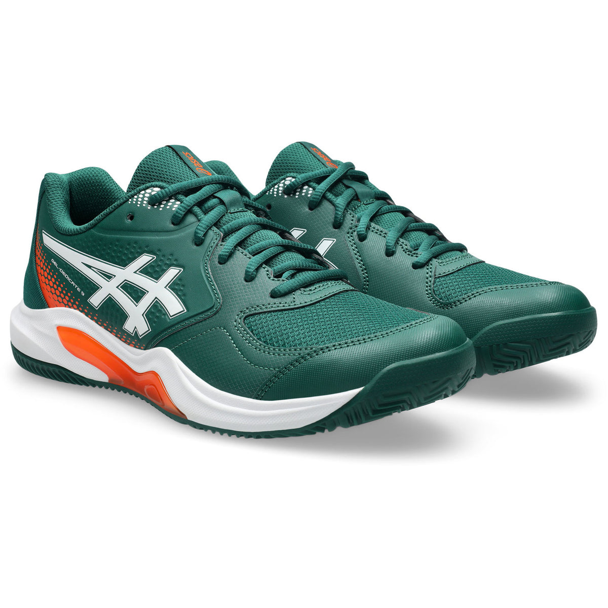Schuin vooraanzicht van de donkergroene ASICS Gel-Dedicate 9 met oranje accent