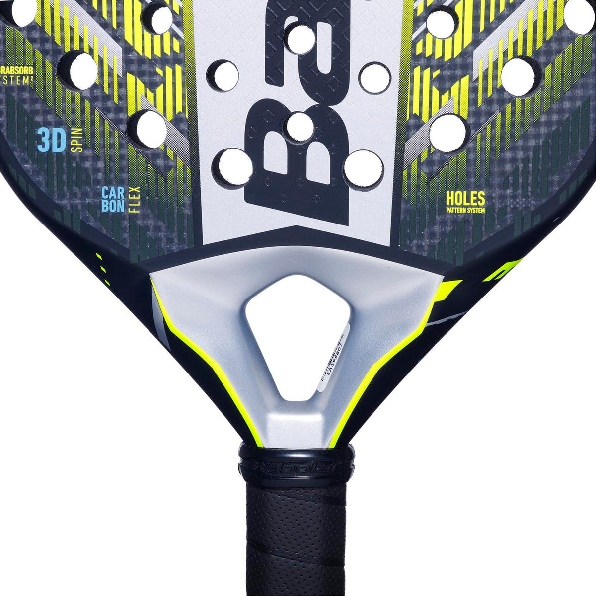 Detail van het hart van het Babolat Counter Veron 25 met zilveren brug en zwarte grip
