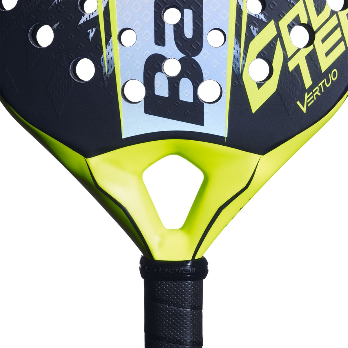 Detail van het hart van het Babolat Counter Vertuo 2.6 met gele brug en zwarte grip