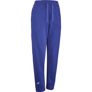 Schuin vooraanzicht van de blauwe Babolat Exercise Jogger Pant W met wit trekkoord