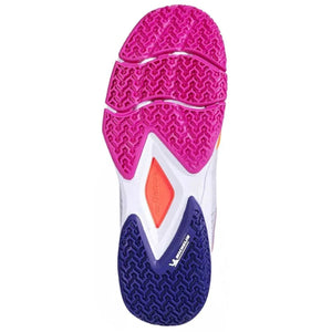 Zool van de Babolat Jet Ritma Women met visgraatprofiel in roze en donkerblauw, bedoeld voor kunstgras