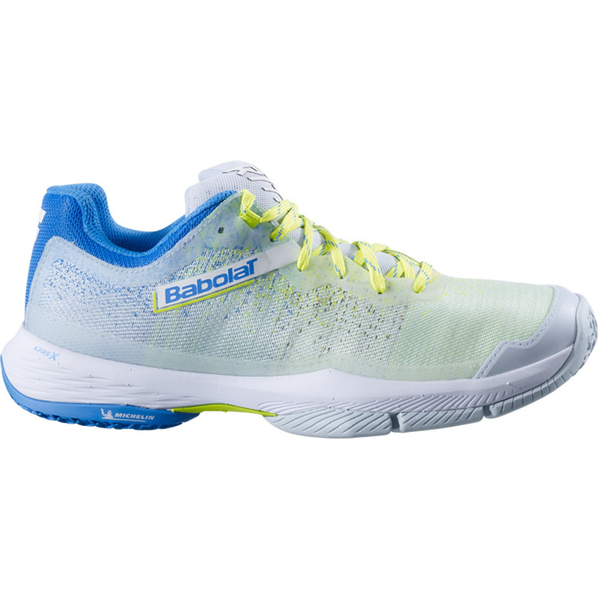 Zijaanzicht van de Babolat Jet Ritma Women in lichtgrijs met blauwe hiel en limegele veters