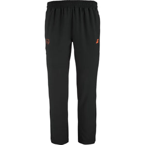 Zwarte Babolat Pant Lebron 2026 met oranje stierkop en logo op de heup, vooraanzicht
