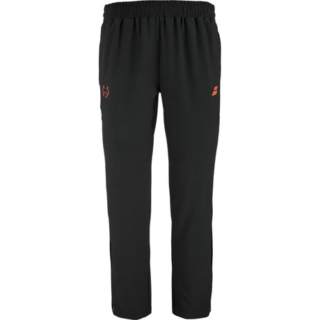 Zwarte Babolat Pant Lebron 2026 met oranje stierkop en logo op de heup, vooraanzicht