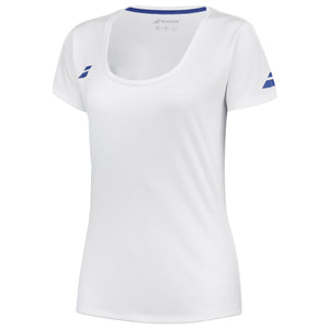 Schuin vooraanzicht van de witte Babolat Play Cap Sleeve Top W met blauw mouwlogo