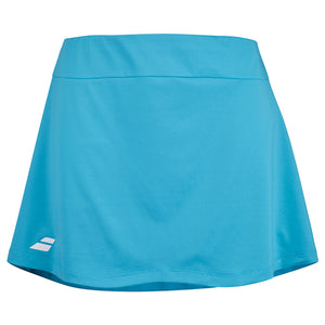 Turquoise Babolat Play Skirt met brede tailleband en wit logo aan de zijkant